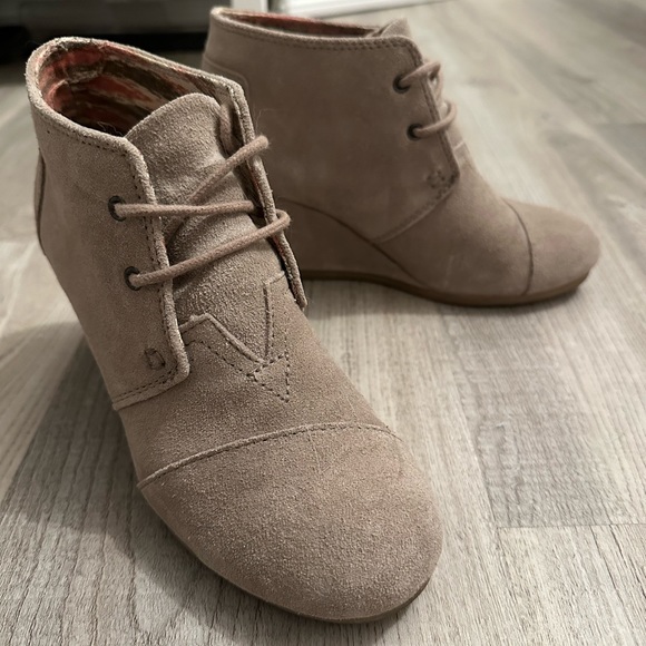 TOMs lace-up wedges, size 6 - Picture 2 of 3